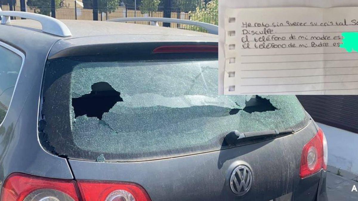 Un niño conquista a las redes sociales por su gesto tras romper la luna de un coche.