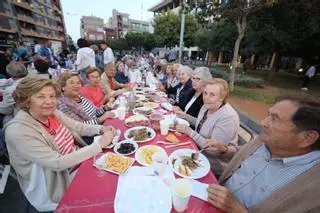 Búscate en el multitudinario ‘pa i porta’ en Almassora con 4.000 vecinos