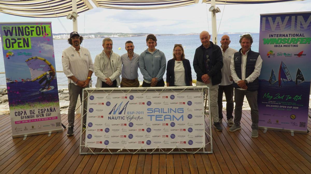 Representantes del CNSA en la presentación del ‘Nàutic Café del Mar’