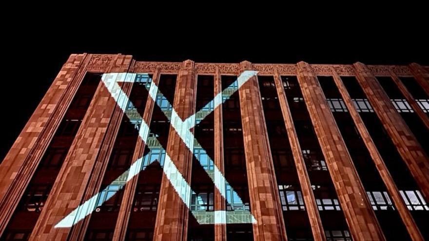 Twitter canvia definitivament el logo de l&#039;ocellet de la xarxa per una &#039;X&#039;