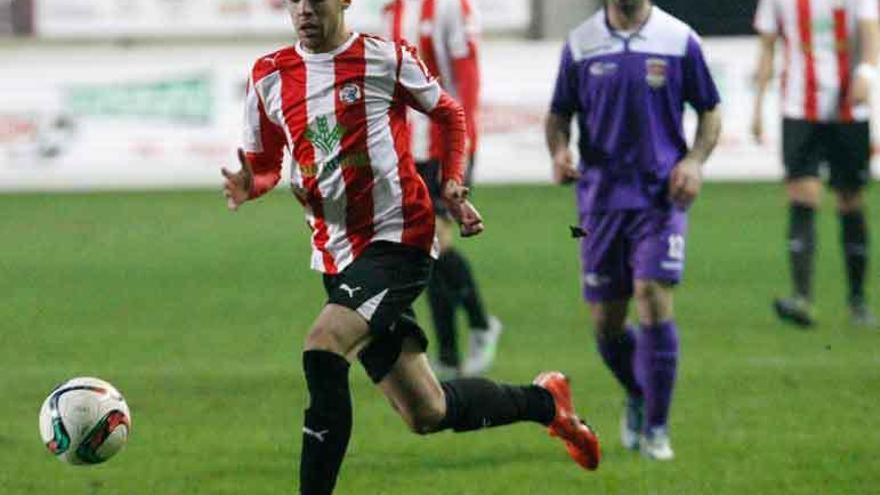 Raúl, con la camiseta rojiblanca.