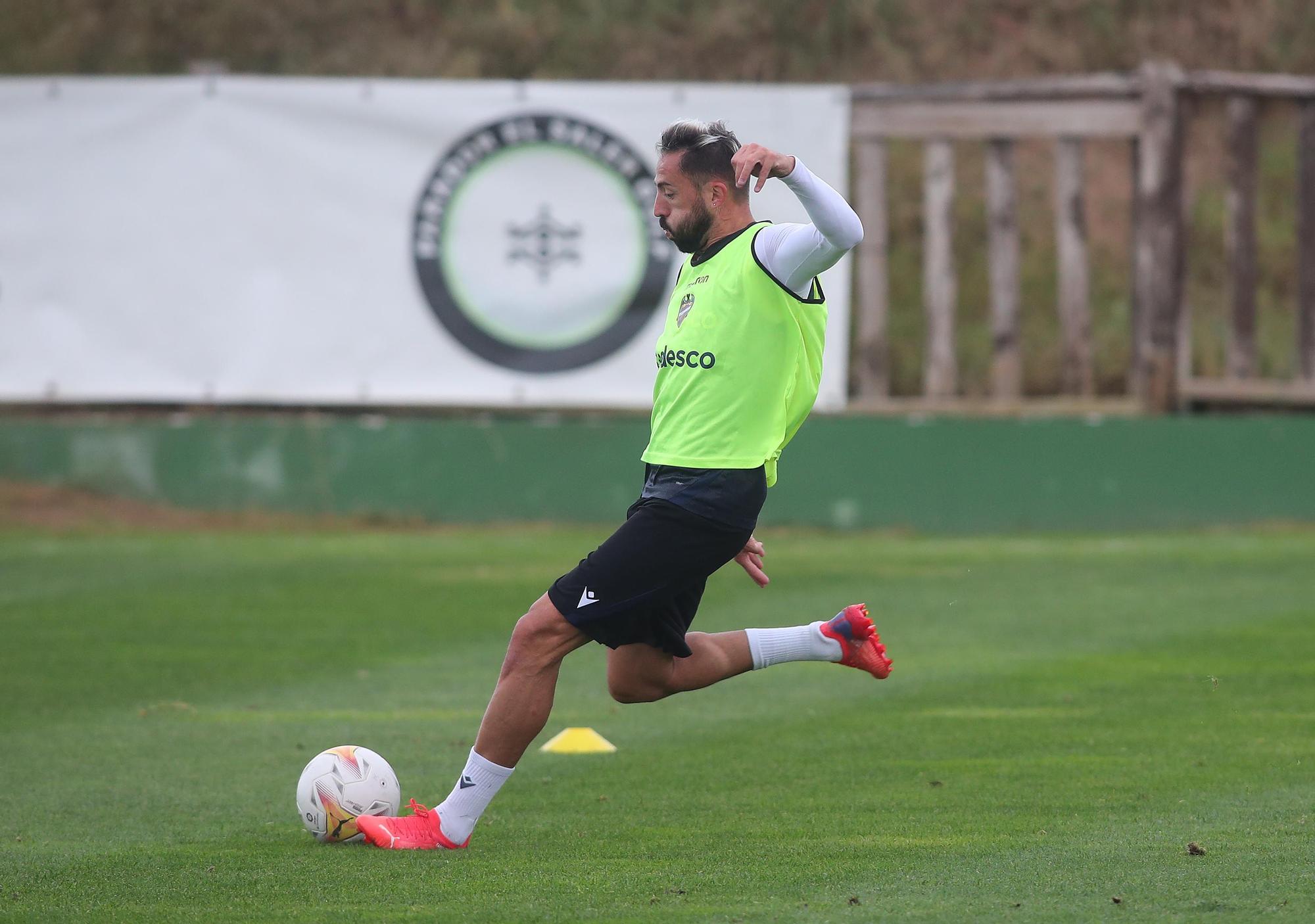 Así ha sido el entrenamiento del Levante UD en el Saler