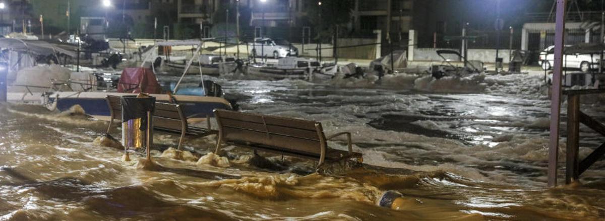 Un superviviente de las inundaciones de Mallorca: "Me salvó la vida un guardia civil asturiano, se la jugó por nosotros"