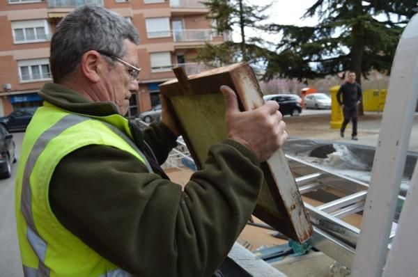 Recol·loquen les plaques retirades per anarquistes