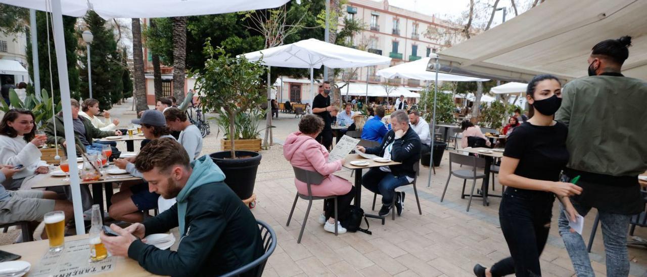 El sector de la restauración ha sido el más afectado por el auge de casos positivos.