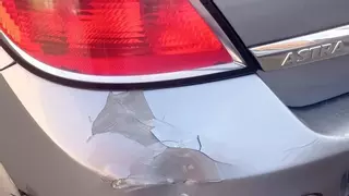 Le golpean el coche en Morales del Vino y escapan sin avisar: "Muchas gracias de parte de mi chapista"