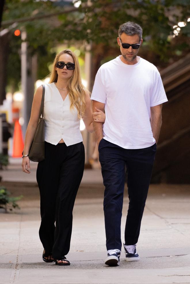 Jennifer Lawrence paseando con Cooke Maroney