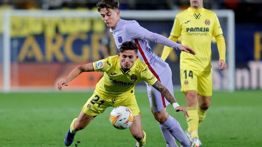 Yeremi Pino y Gavi, durante el partido del pasado domingo. |   DOMÉNECH CASTELLÓ