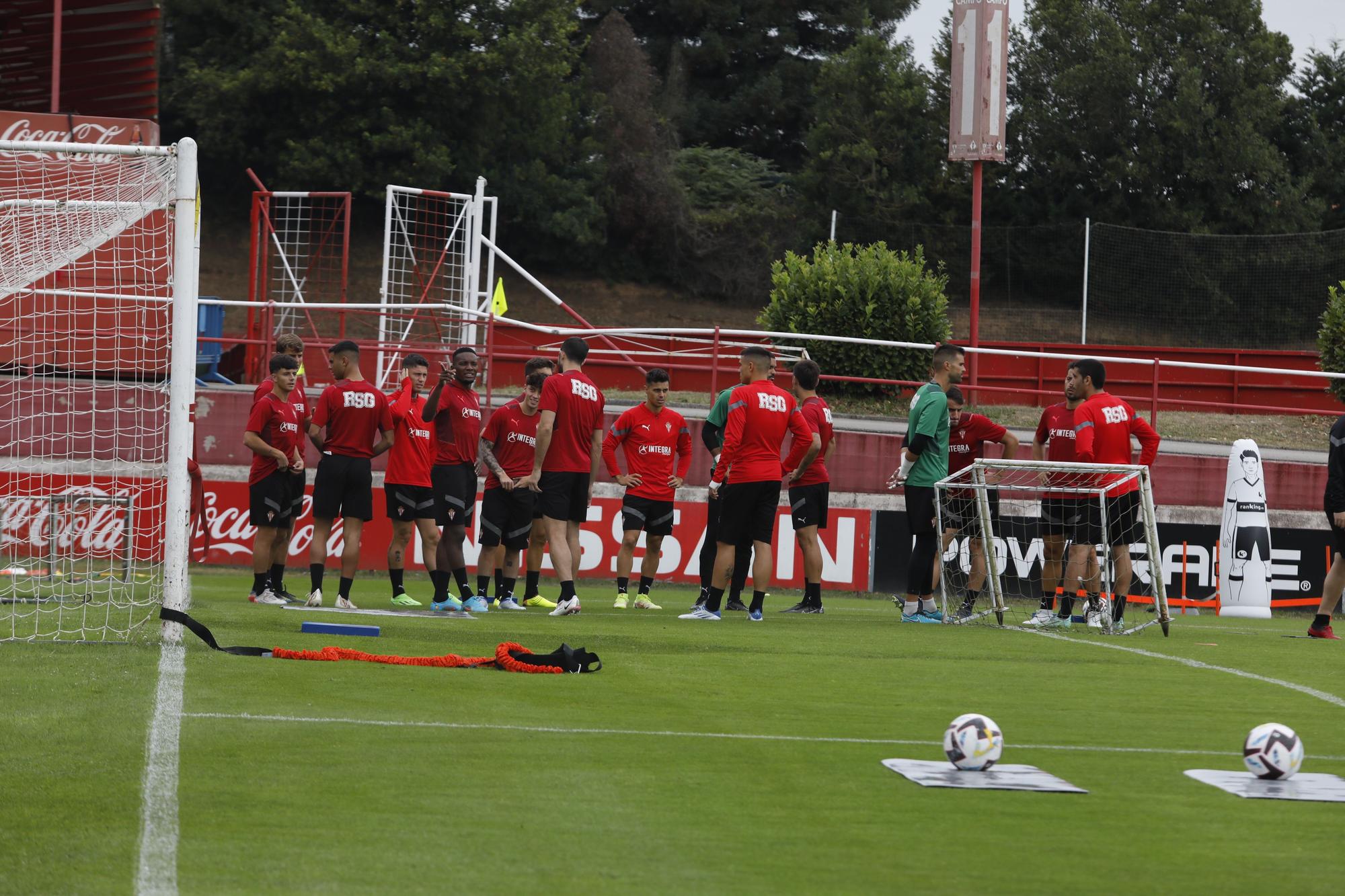 Irarragorri visita a Mareo y Cote y Jordan Carrillo se unen a los entrenamientos del Sporting