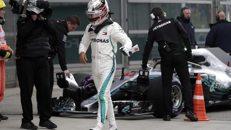 ¿Qué le pasa a Lewis Hamilton?