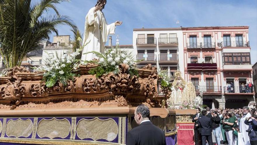 Un espectacular Encuentro pone fin a las procesiones