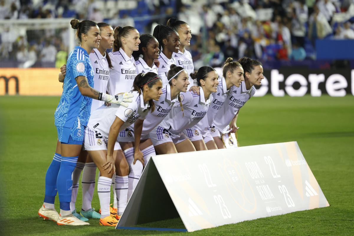 LEGANÉS (C.A. DE MADRID), 27/05/2023.- El once inicial del Real Madrid posa para los medios antes del partido de la final de la Copa de la Reina que disputa ante el Atlético de Madrid este sábado en el estadio de Butarque, enm Leganés. EFE/JuanJo Martín