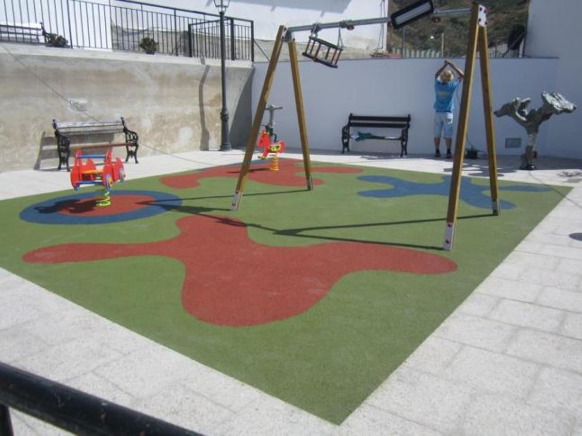 El Borge reabre la calle Alta tras las obras de remodelación