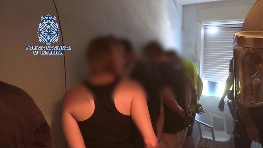 Imagen facilitada por la Policía de una operación relacionada con la prostitución en Cartagena.