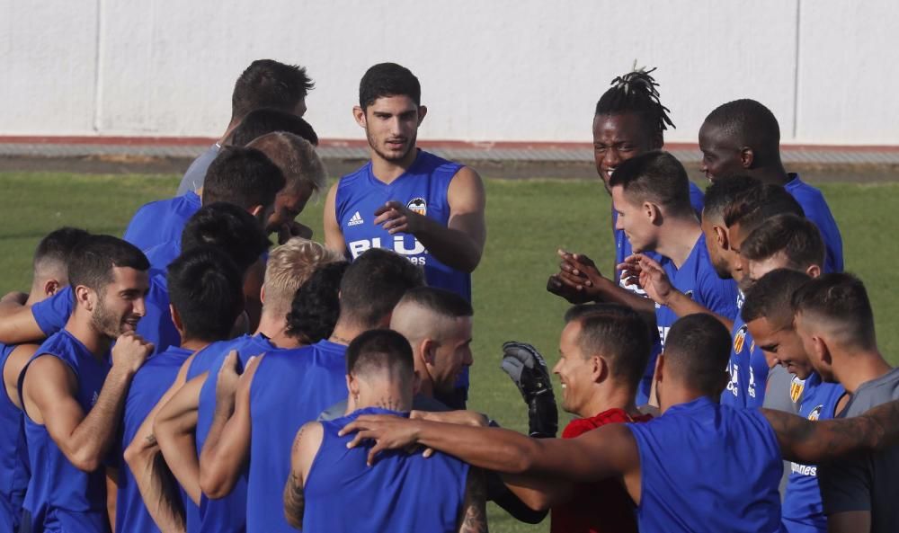 Así ha sido el reencuentro de Guedes con sus compañeros