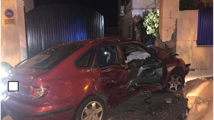 Cinco jóvenes heridos en un aparatoso accidente en Las Vaguadas en Badajoz