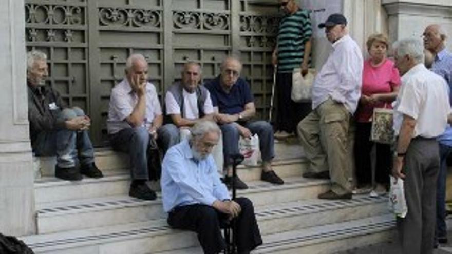 El 'corralito' deteriora la economía griega