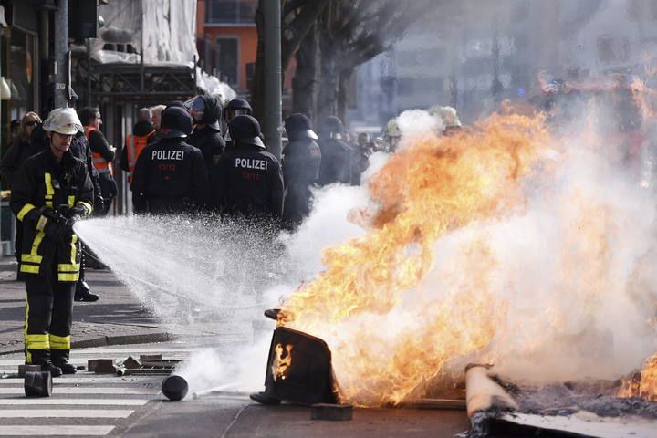 PROTESTA DE BLOCKUPY ANTE LA SEDE DEL BCE