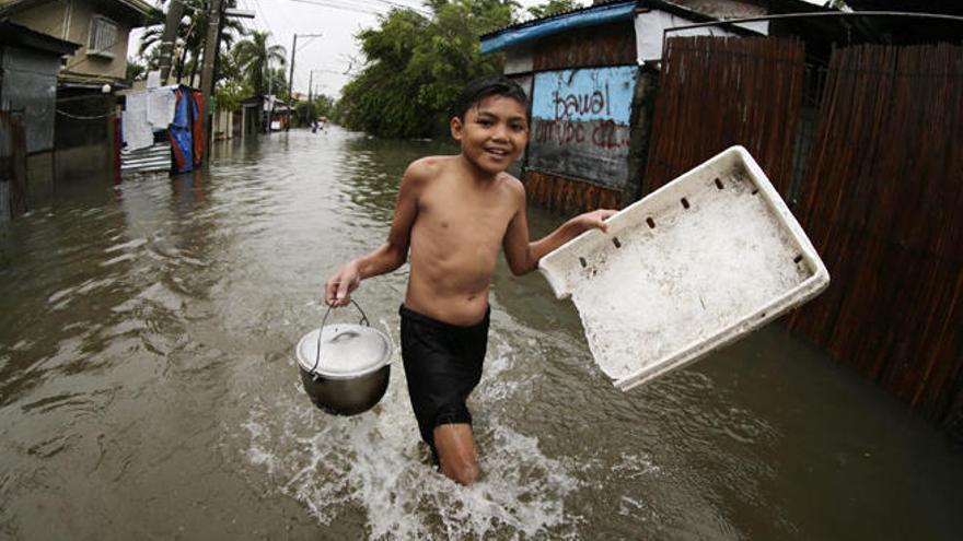 El tifón Koppu deja cuatro muertos y más de 25.000 evacuados en Filipinas