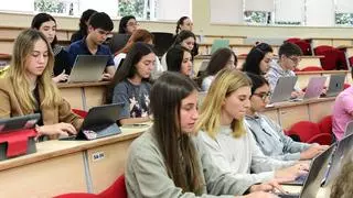 Estudiantes de la USC reciben becas de la Xunta para estudiar idiomas en el extranjero en verano
