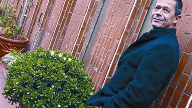 El escritor Emmanuel Carrère, el pasado lunes, en el Instituto Francés de Barcelona.