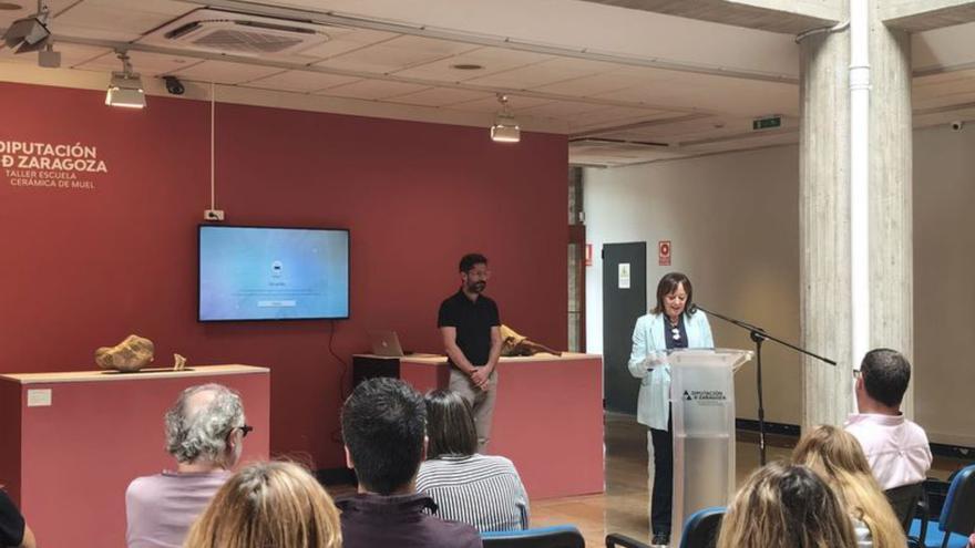 Carlos Martínez y María Rosario Lázaro durante el acto. | SERVICIO ESPECIAL