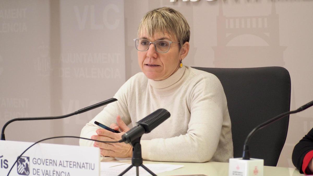 La portavoz de Compromís, Papi Robles, en rueda de prensa