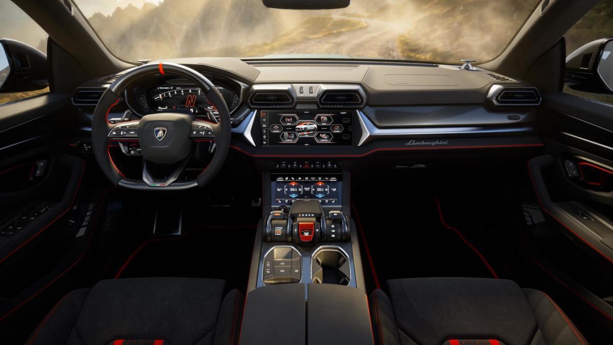 Interior del Lamborghini Urus SE Performante
