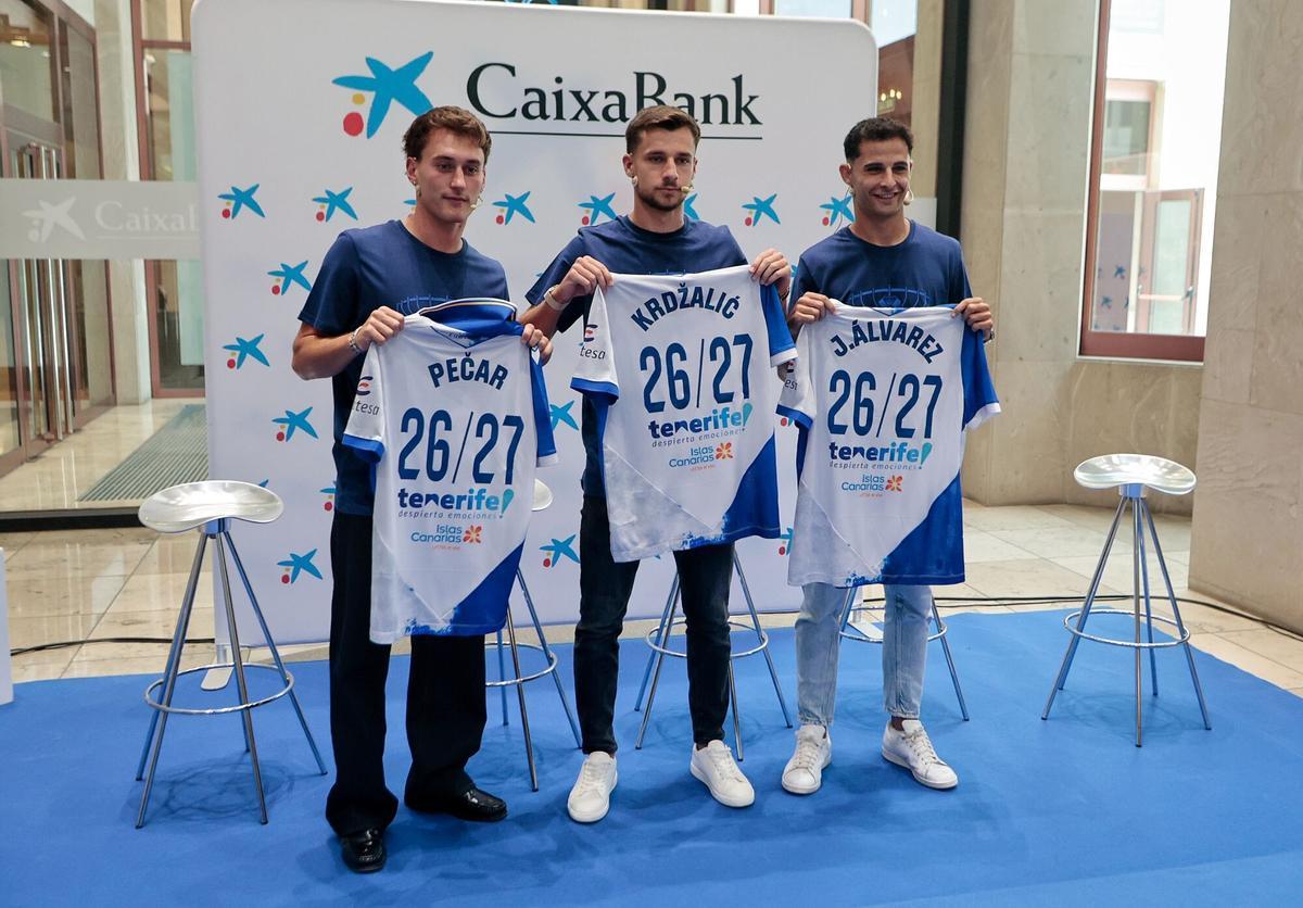 El CD Tenerife presenta a tres de sus fichajes veraniegos
