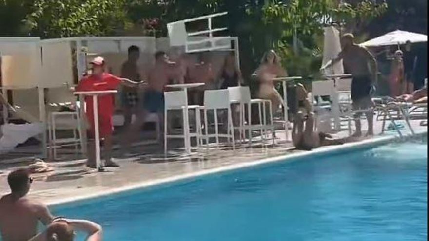 La ida de olla de un futbolista inglés en un hotel en Ibiza, donde agredió a una mujer