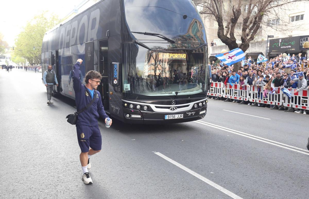 Así recibió el deportivismo al equipo antes del partido ante el Málaga