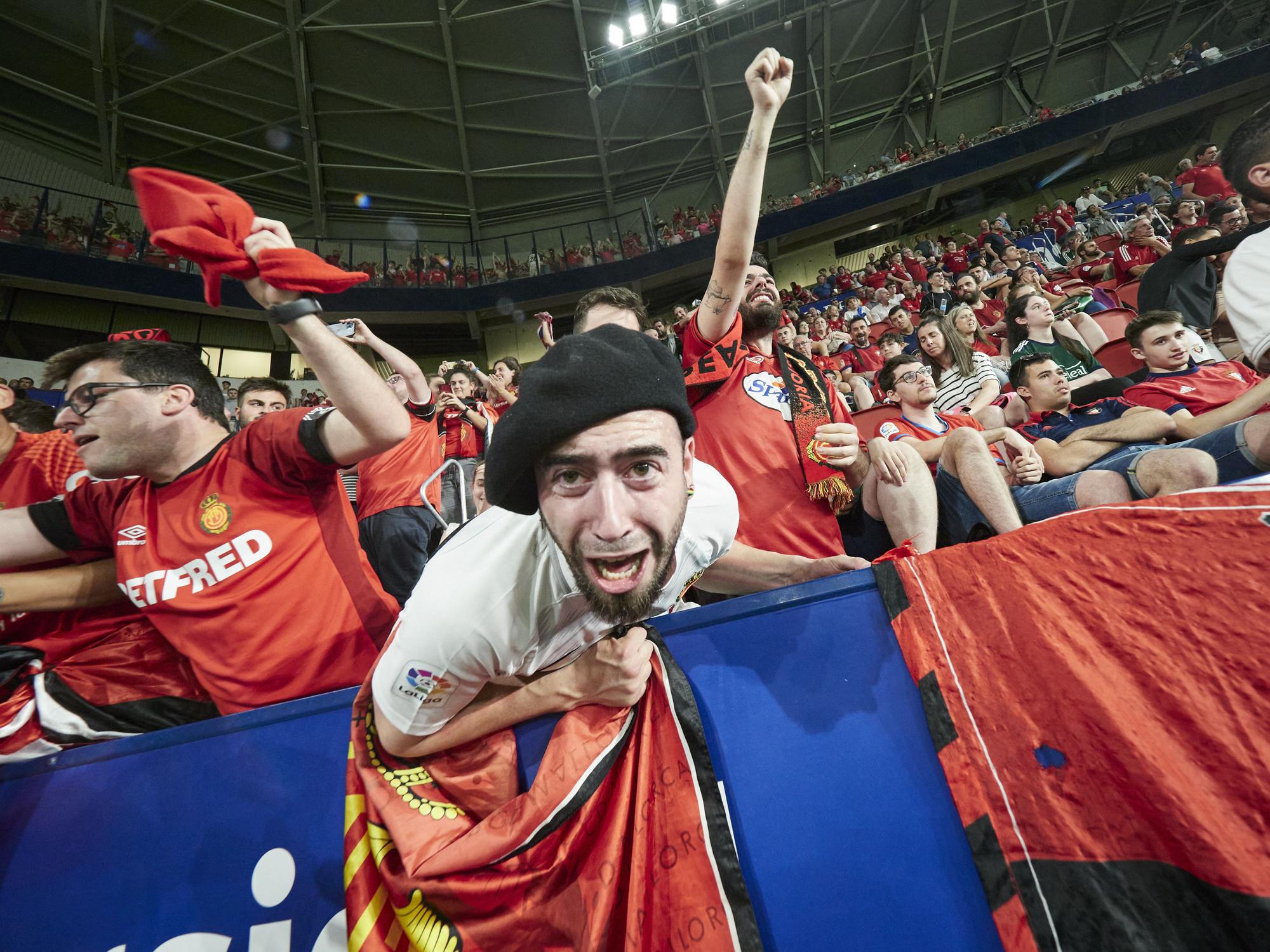 Osasuna-RCD Mallorca: Las fotos de la alegría desatada de los jugadores del Mallorca al conseguir la permanencia