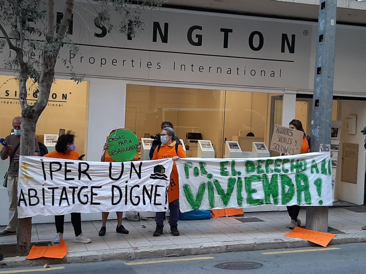 Concentración para exigir viviendas sociales y paralizar los desahucios.