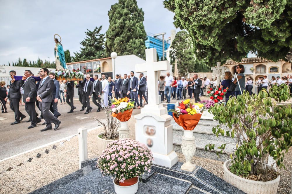 La Purísima visita el cementerio de Torrevieja