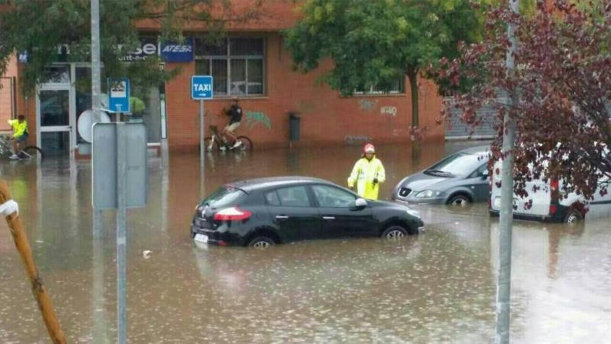 Una tromba de agua inunda Cáceres