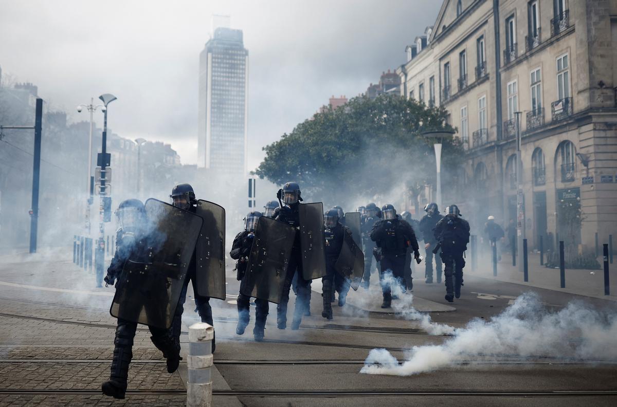 La manifestaciones en París se saldan con 122 detenidos