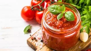 Salsa de tomate en conserva: la receta tradicional para aprovechar los tomates del verano y disfrutarlos durante meses