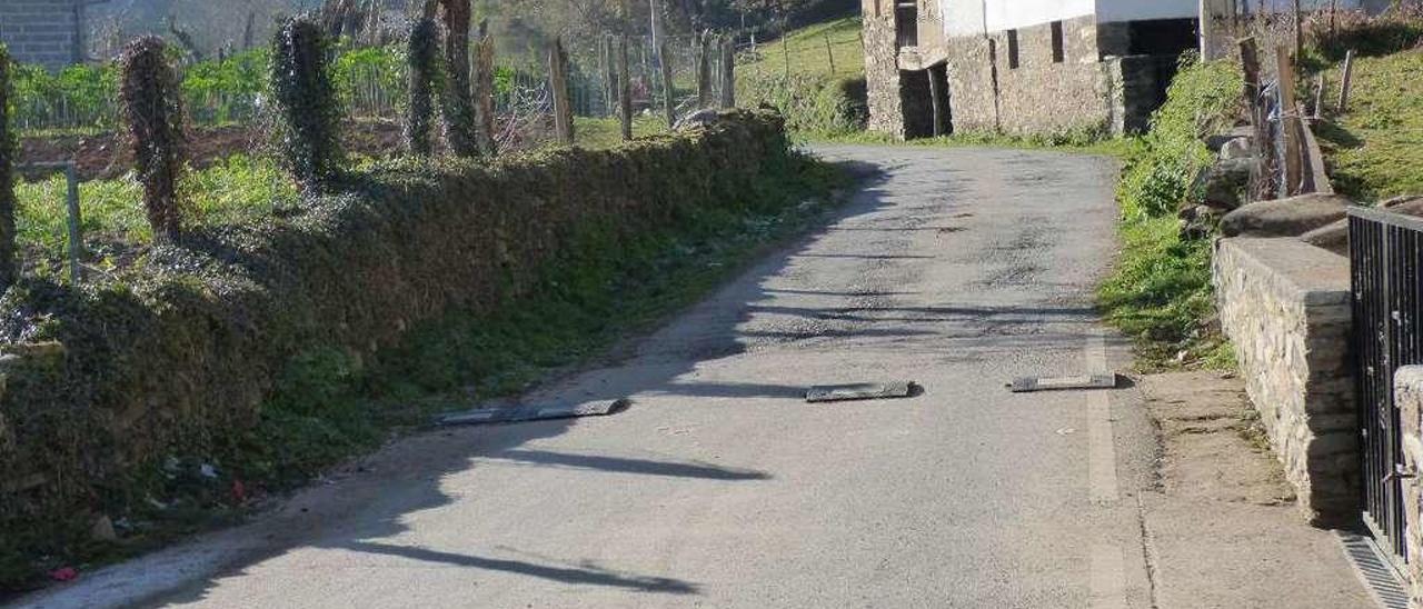 Punto en el que finaliza el tramo de carretera arreglada desde Linares, en Lomes, y comienza la pista a Argancinas.