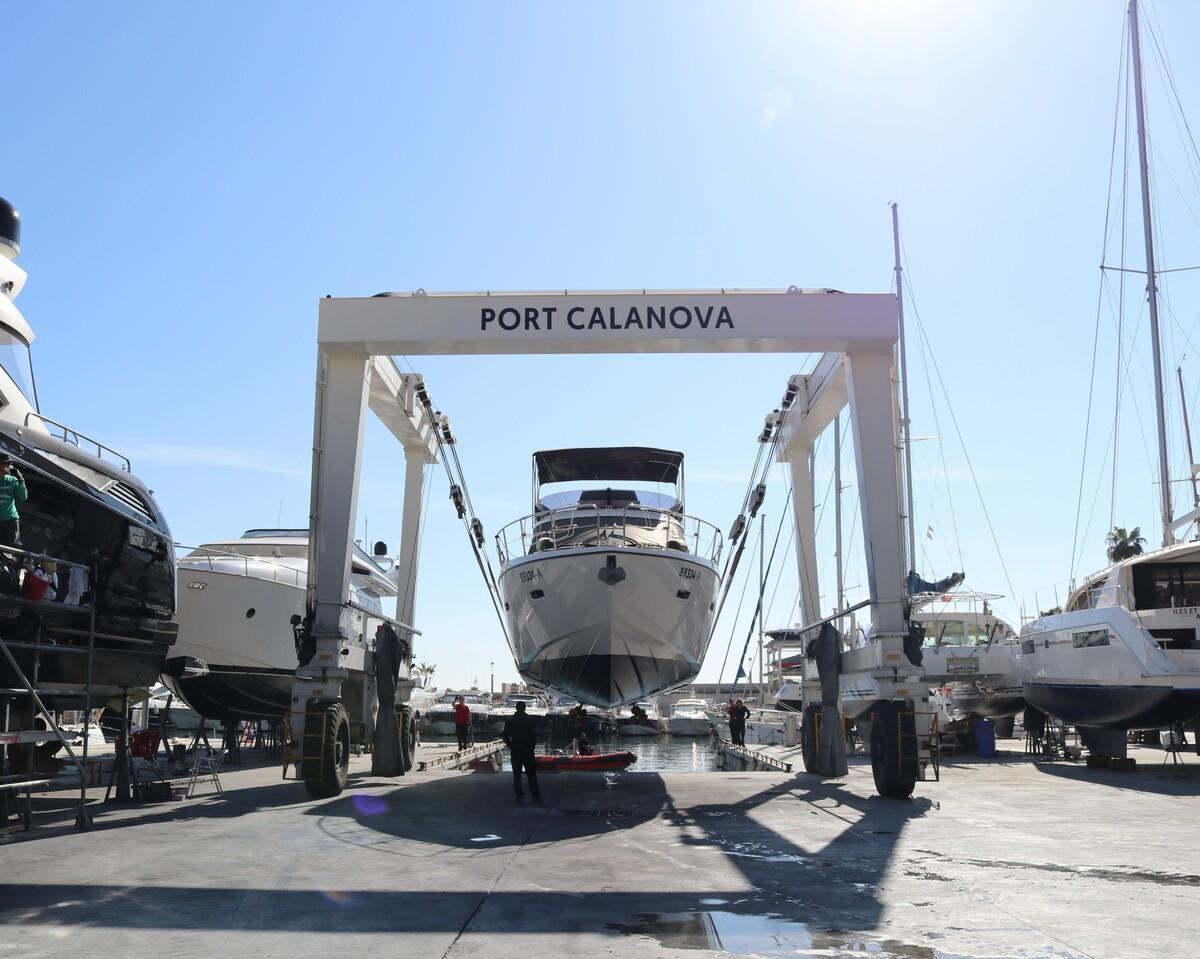 Las instalaciones del  varadero de Port Calanova están preparadas para dar servicio a embarcaciones de hasta 75 toneladas.