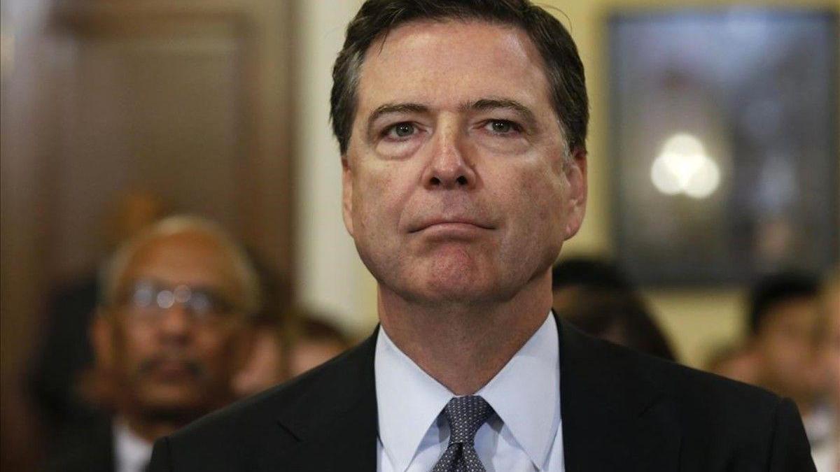 El exdirector del FBI James Comey anticipa días &quot;peligrosos&quot; tras la salida de Trump