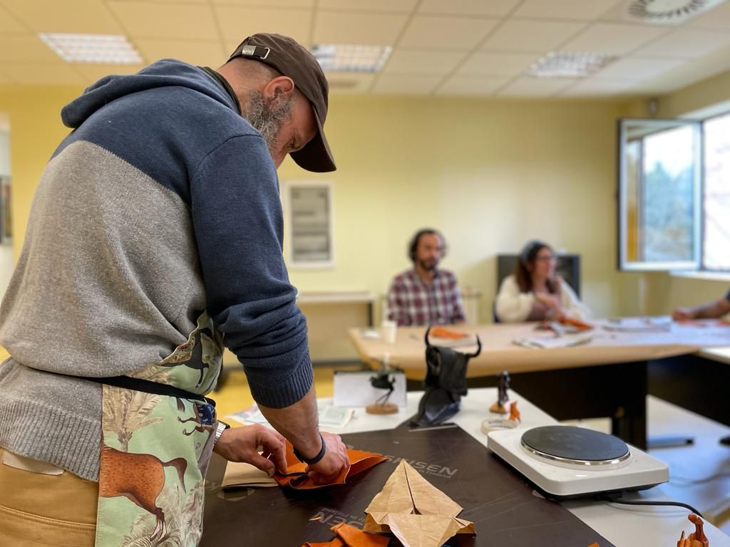 Taller de artesanía en Valnalón.