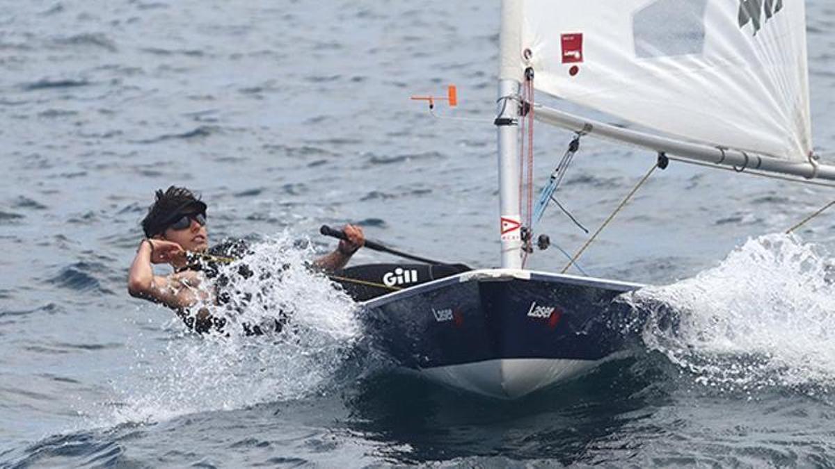 Un participante en el Trofeo Santa Catalina de vela.