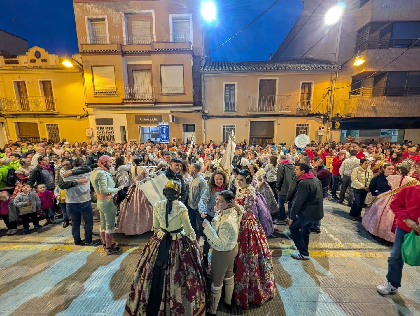 La Pobla de Vallbona entrega los premios a los monumentos de las comisiones falleras