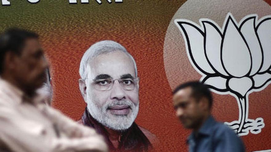 Cartel promocional de las elecciones en la India.