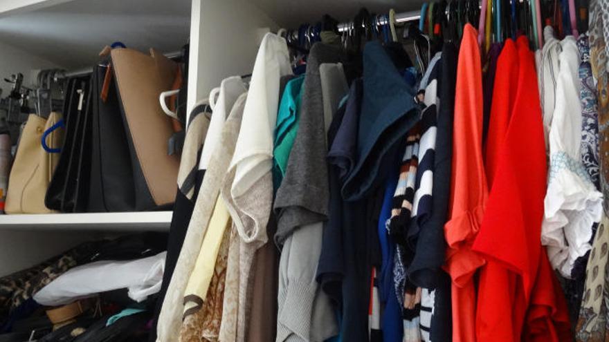 Cambio de armario: Cómo guardar la ropa de invierno de forma segura en  cinco espacios diferentes
