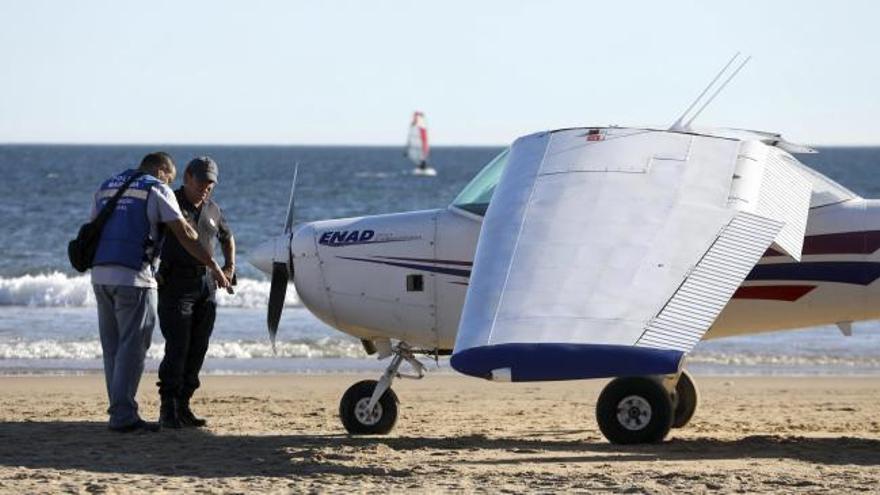 Mueren dos bañistas arrollados por una avioneta en una playa portuguesa