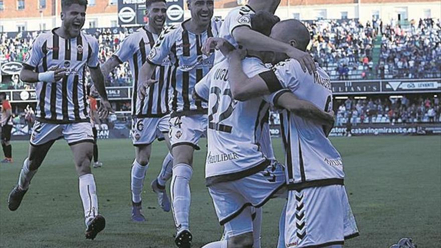 El Castellón abandona la zona de descenso... con la cabeza