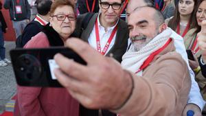 El PSOE segella  un pacte a favor de la singularitat en el finançament
