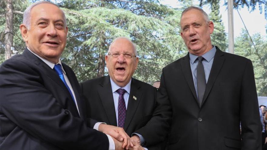 Benjamin Netanyahu, Reuven Rivlin y Benny Gantz.