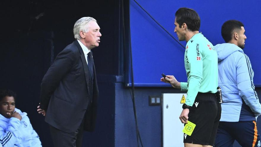 La Champions, refugio para un Ancelotti incómodo con el ruido arbitral del Real Madrid